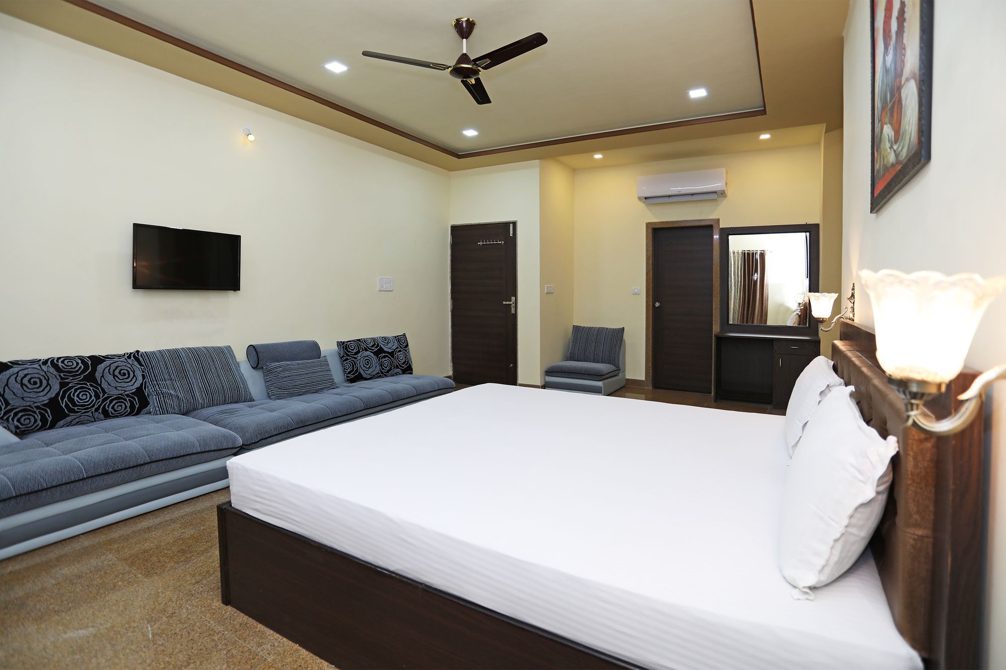 Oyo 9428 Hill View Room Goverdhan Vilas Udajpur Exteriér fotografie
