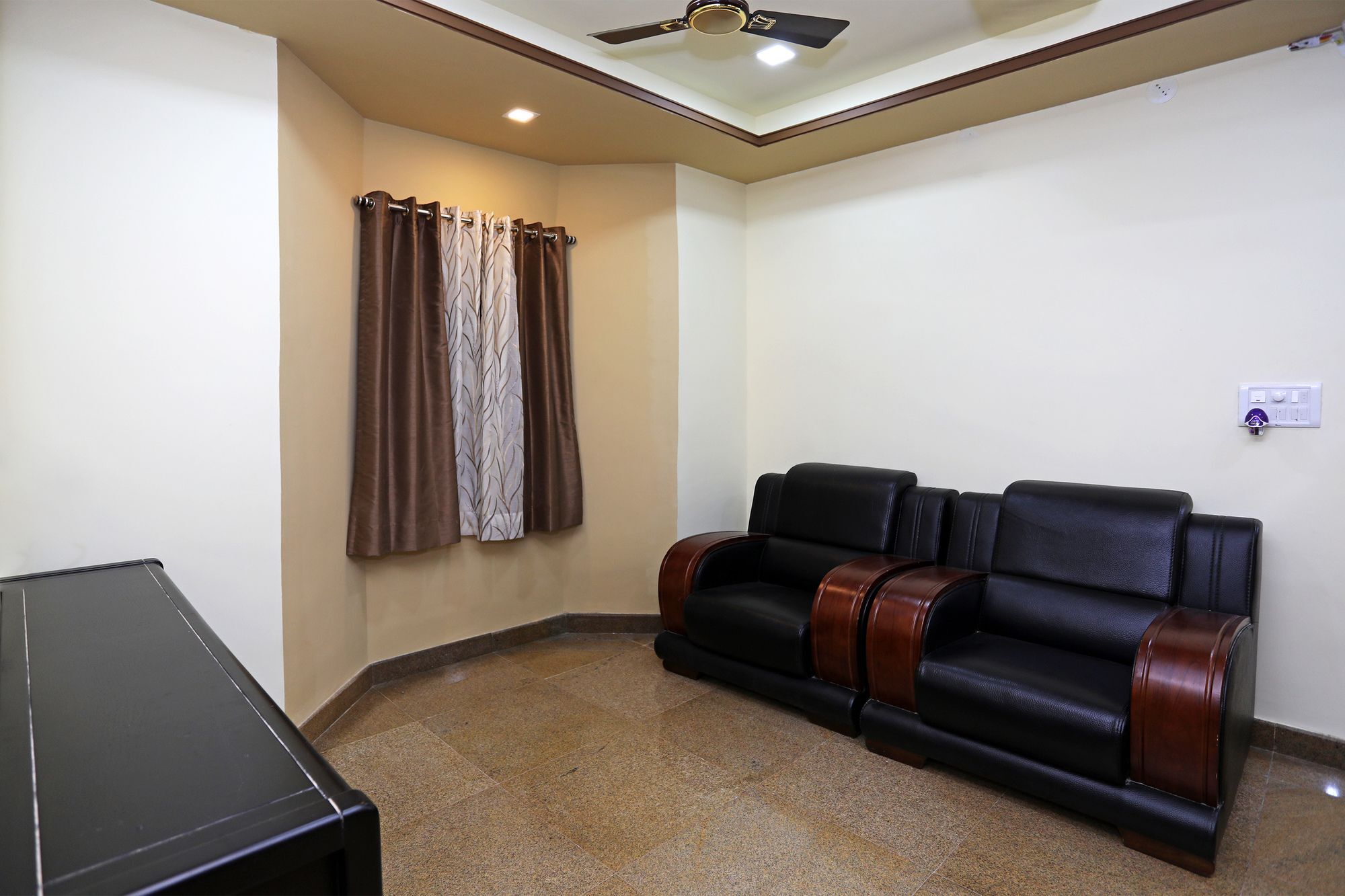 Oyo 9428 Hill View Room Goverdhan Vilas Udajpur Exteriér fotografie