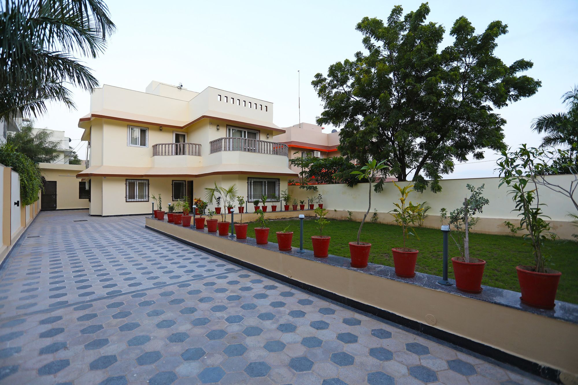 Oyo 9428 Hill View Room Goverdhan Vilas Udajpur Exteriér fotografie